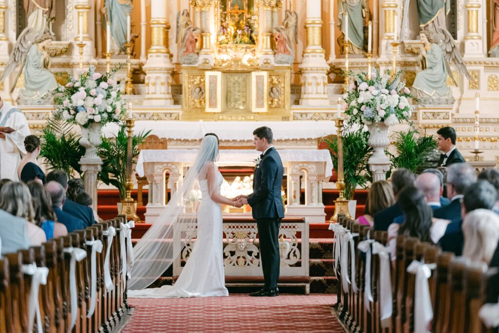 quintessential university club of chicago wedding
