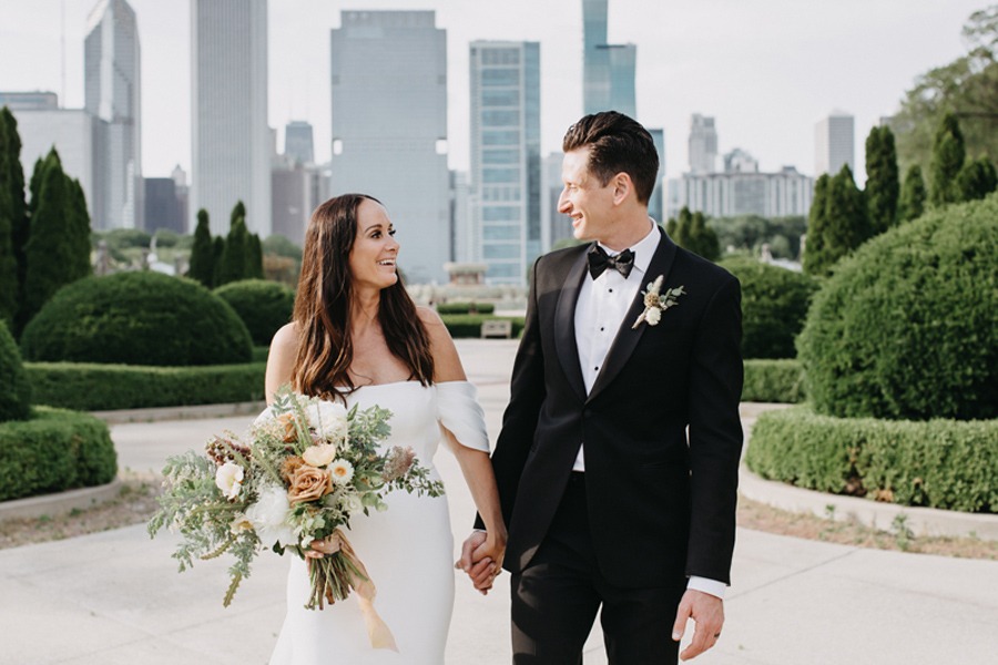 sweet covid wedding ceremony in pilsen